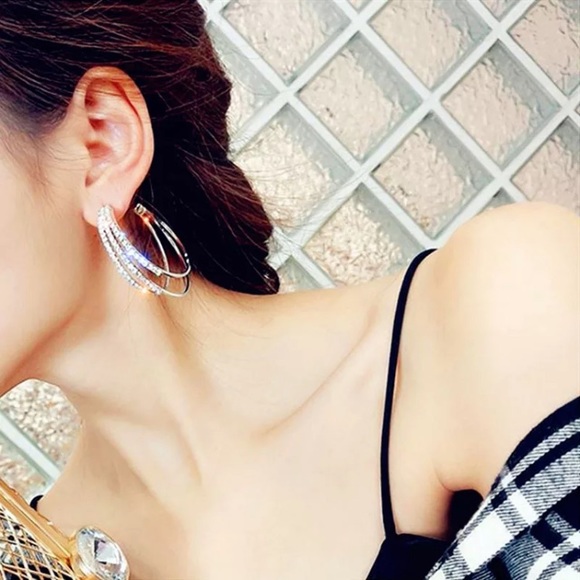 🌟 Gold Plated Rhinestone Hoop Earrings - Picture 6 of 7